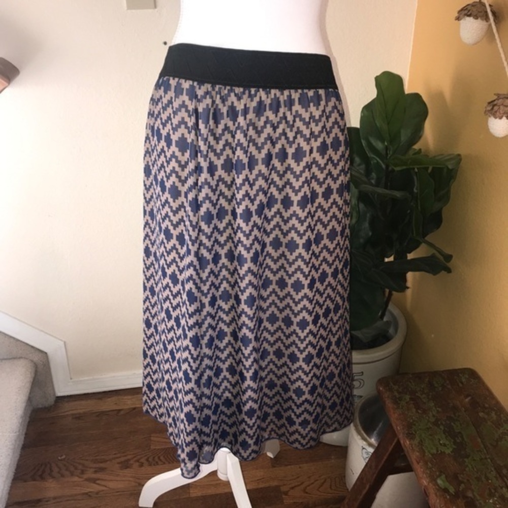 Lularoe Lola skirt blue and cream‎ geometric 2XL